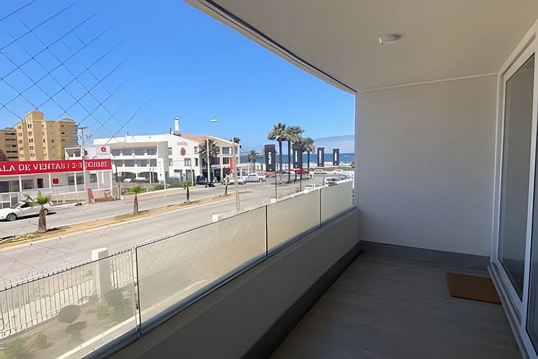 Amplio apartamento frente al mar